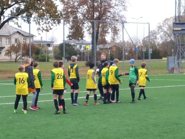 Apsveicam! Valmieras pilsētas un novadu skolēnu sporta spēļu laureātus futbolā